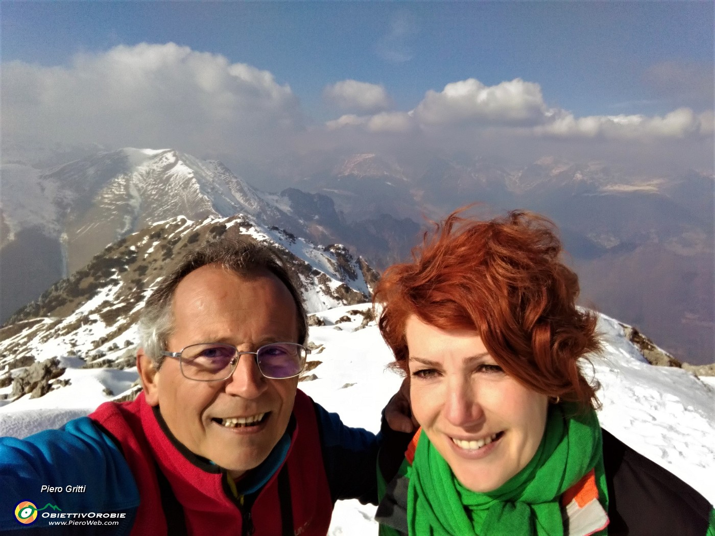 04 Selfie di vetta sul Monte Venturosa (1999 m).jpg